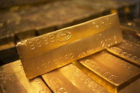 החוזים העתידיים על הזהב מתחזקים במהלך המסחר בארה"ב