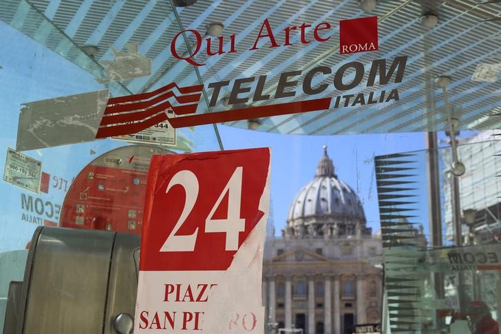 &copy; Reuters.  Telecom-Mediaset, Tar Lazio si rivolge a Corte Giustizia Ue su legittimità decisione Agcom