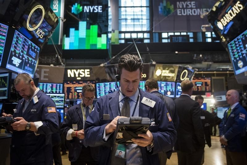 US stocks fell at the end of today’s session.  Dow Jones Industrial Average down 0.14%