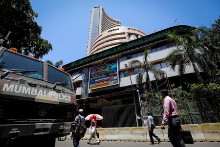 India shares lower at close of trade; Nifty 50 down 0.01% -