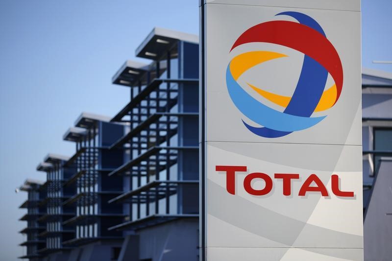 &copy; Reuters.  ROUNDUP: Total stemmt sich mit höherer Produktion gegen schwachen Ölpreis