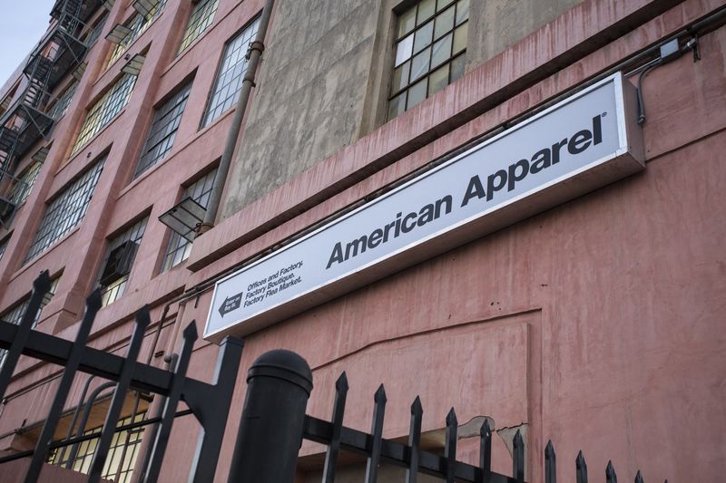 &copy; Reuters.  Laid off American Apparel workers seek damages in lawsuit - court filing 