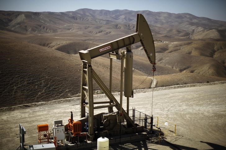 Rig count tumbles by 15, Baker Hughes survey says