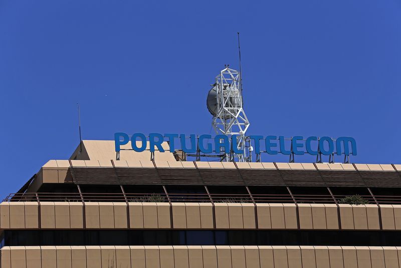 &copy; Reuters.  Expresidente Portugal Telecon acude a comisión que investiga la caída del BES