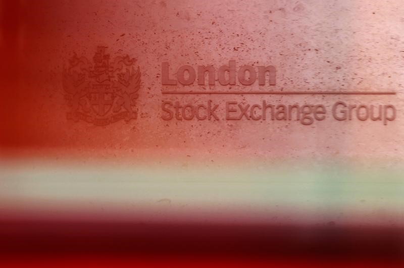 Рынок акций  Великобритании закрылся ростом, Investing.com Великобритания 100 прибавил 0,39%