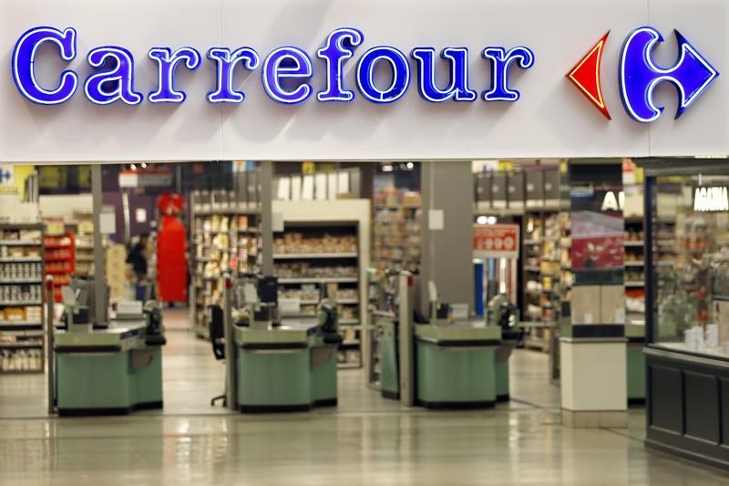 &copy; Reuters.  ROUNDUP: Carrefour schlägt sich besser als erwartet