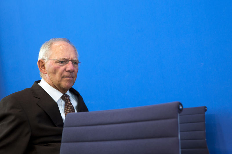 &copy; Reuters.  UPDATE 1-Germany's Schaeuble urges G20: work together to fix world's woes