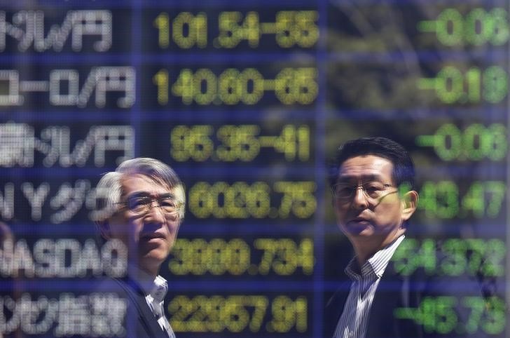  Asian Stocks Start Week Upbeat Despite Looming Trade War