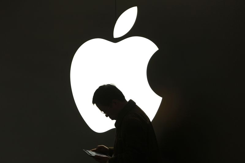 Apple, Other Mega Caps a 'Final Shoe to Drop' Before Bear Market Ends - MS' Wilson