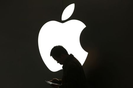 Apple столкнулась с очередными исками От Investing.com