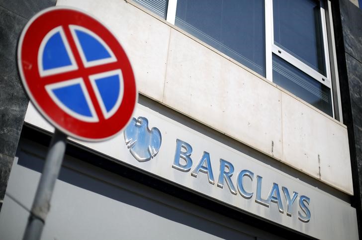 &copy; Reuters.  Barclays: “Italia in recessione con crollo produzione industriale”