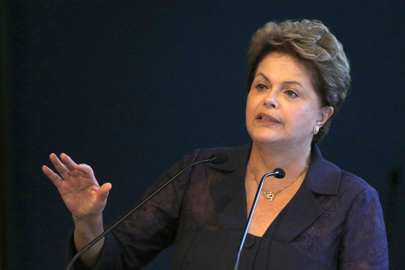 &copy; Reuters.  Brezilya Senatosu Roussef'i devlet başkanlığından düşürdü, yerine Temer getirildi