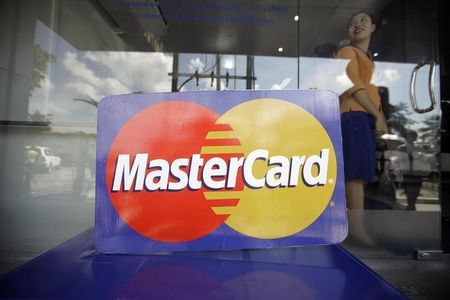 Visa , MasterCard agree to lower credit-card swipe fees