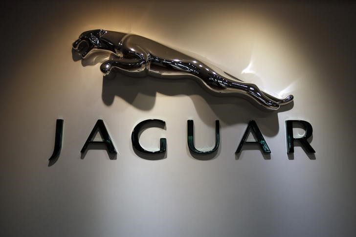 &copy; Reuters.  Jaguar Land Rover to cut output due to Brexit, diesel uncertainty to hit sales