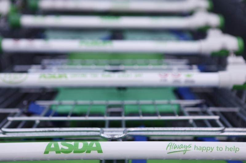 &copy; Reuters.  Shares in Britain's B&amp;M rise on report Asda eyeing takeover bid
