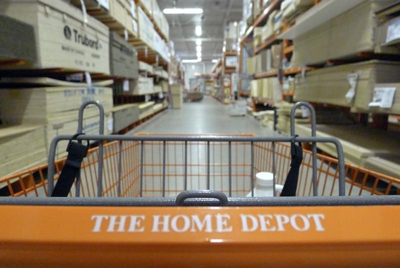 &copy; Reuters.  Home Depot winst en omzet lager dan voorspeld
