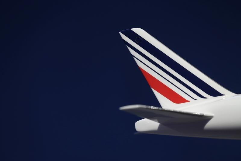 &copy; Reuters.  Air France, Lufthansa and Etihad UK ads banned for greenwashing