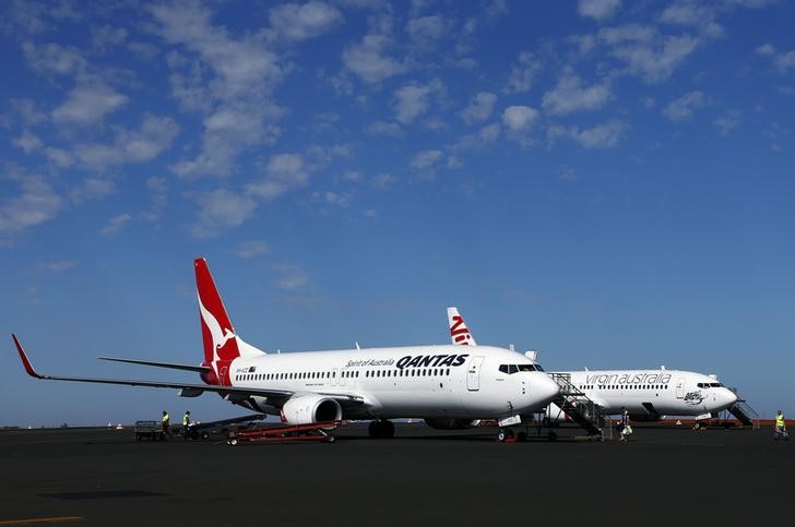 &copy; Reuters.  UPDATE 2-Australia's Qantas clocks record profit after painful cuts