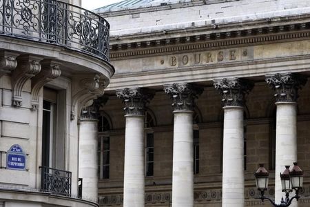France stocks higher at close of trade; CAC 40 up 0.37%