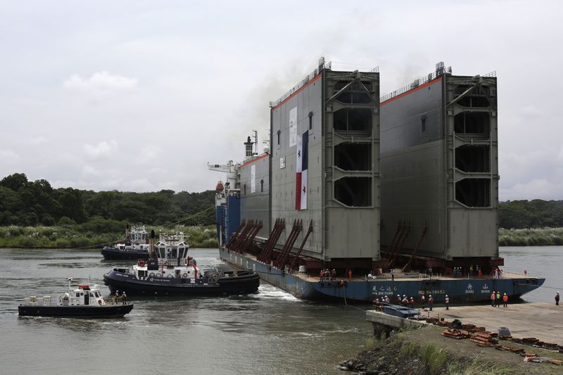 &copy; Reuters.  La ampliación del Canal de Panamá acapara la atención de la feria Expocomer
