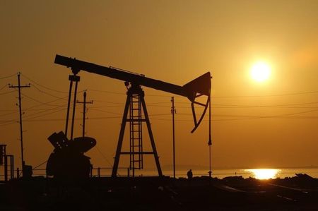 عاجل: النفط يشتعل فجأة ويتجه بالسرعة القصوى نحو الـ 100