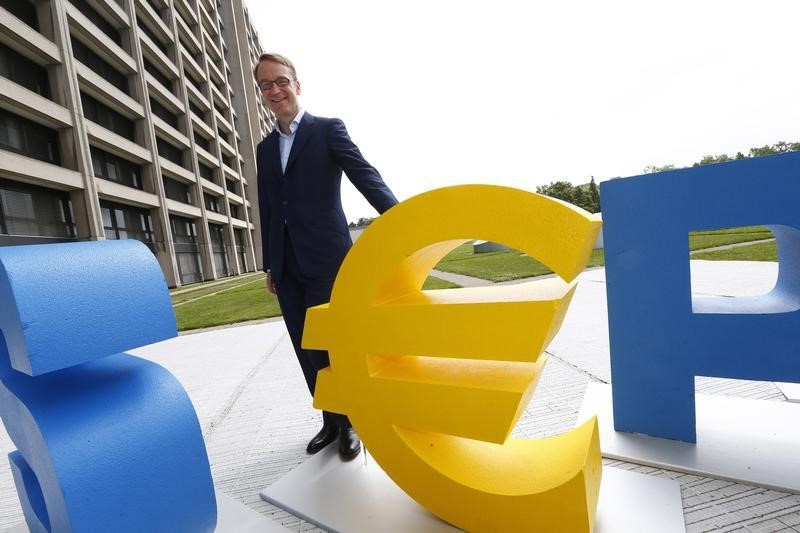&copy; Reuters.  Bce, Weidmann minimizza rischio di imminente rialzo tassi