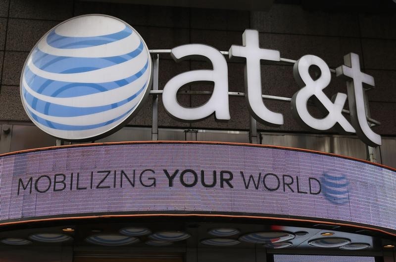 AT&T director buys shares after stock hits 30-year low