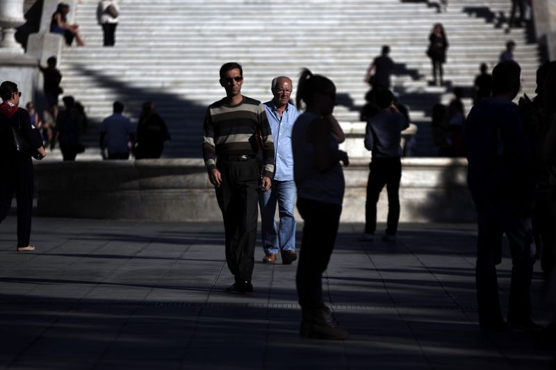 &copy; Reuters.  ΔΝΤ - Βιώσιμο το ελληνικό χρέος μεσοπρόθεσμα, αλλά αβέβαιες οι μακροπρόθεσμες προοπτικές
