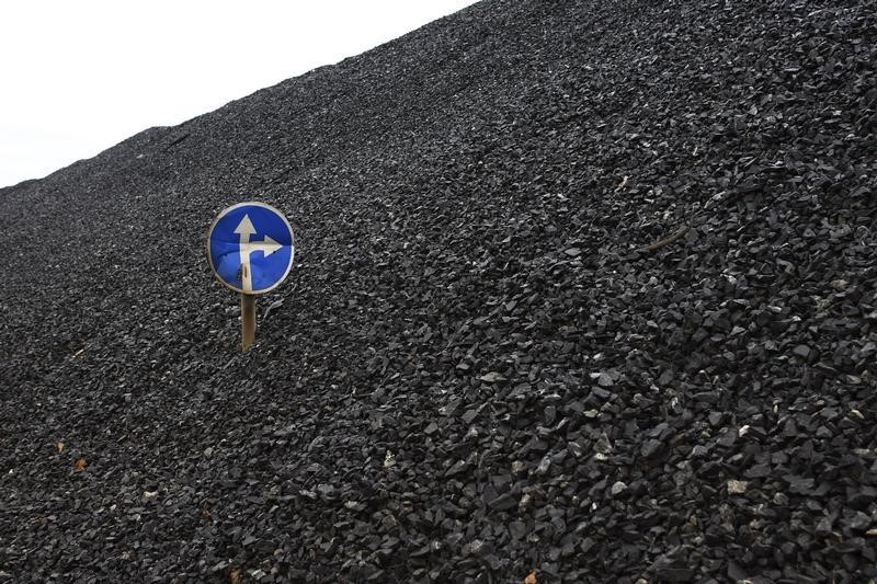 Россия полностью перенаправила поставки угля: новости к утру 18 августа