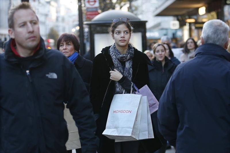 &copy; Reuters.  U.K. retail sales fall 1.2% in May vs. forecast for 0.8% decline