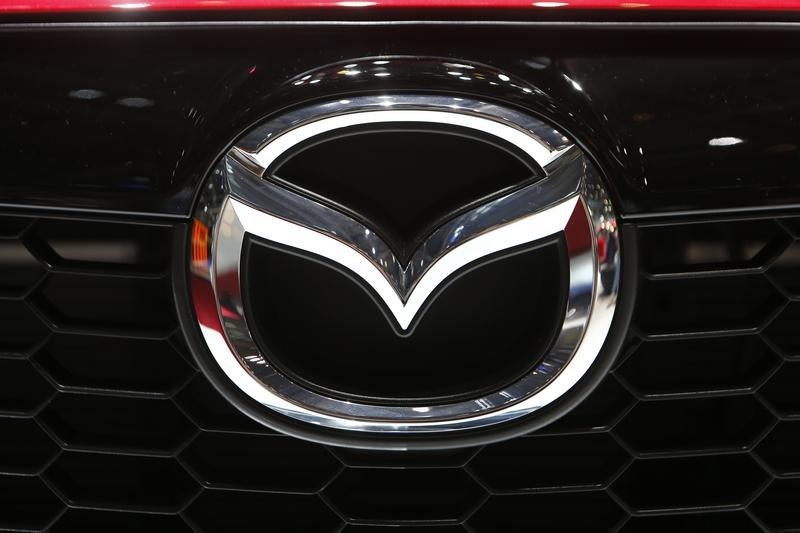 &copy; Reuters.  Mazda ganó 667 millones de euros en su primer semestre fiscal, un 5,3 % menos