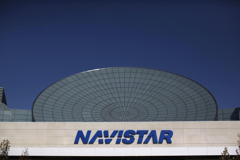 &copy; Reuters.  Shaky NAFTA deal threatens Navistar's Mexico-made exports to world