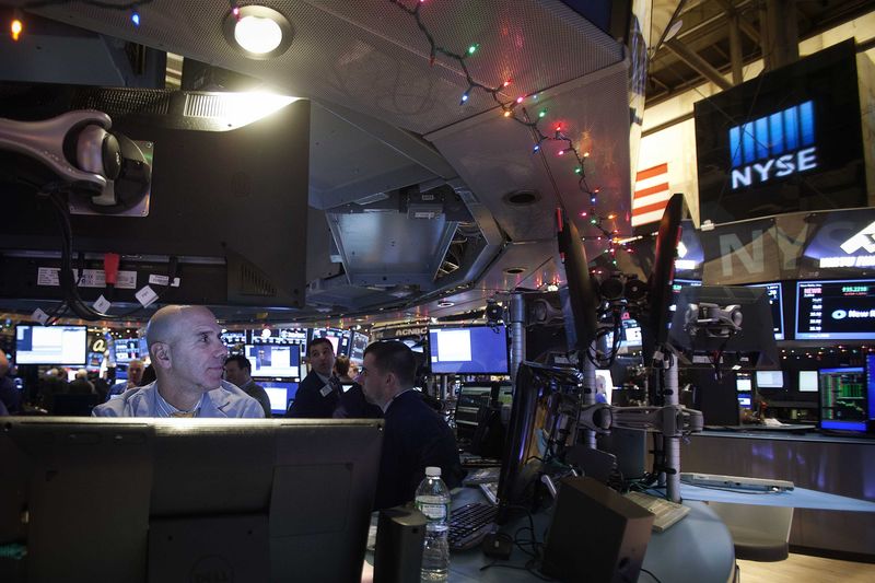 ROUNDUP/Aktien New York Schluss: Dow leicht erholt - Nervosität zeitweise hoch