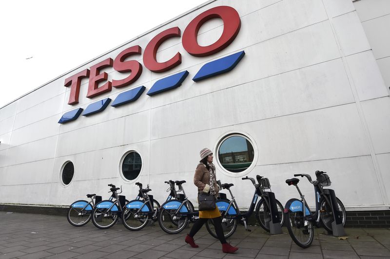 UK market update – Tesco raises guidance, Tui raises capital