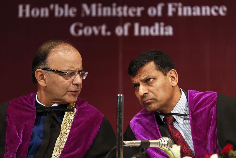 &copy; Reuters.  With Indian central bank chief down, maverick politician guns for finmin aide