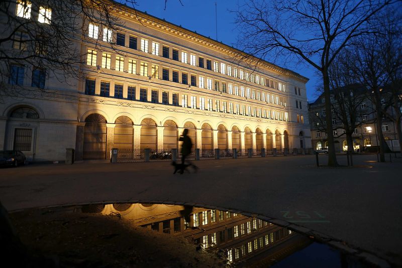 &copy; Reuters.  Swiss investors upbeat on view rates won't fall further - ZEW