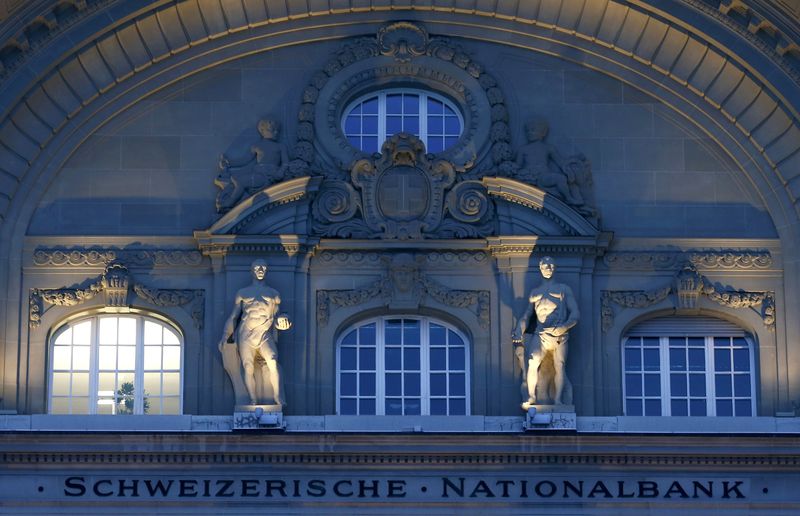 &copy; Reuters.  "Голубиный" курс Швейцарского нацбанка остановит ралли франка, прогнозируют эксперты BBVA 