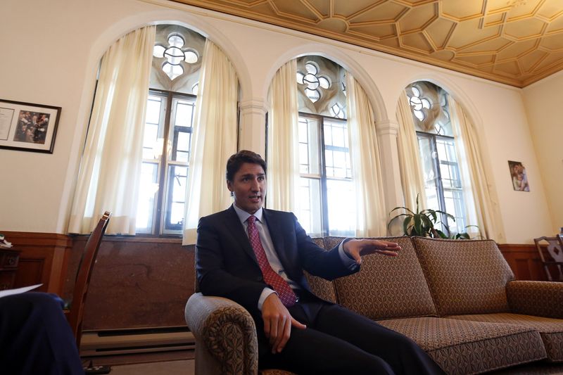 &copy; Reuters.  UPDATE 1-Canada Liberal leader Trudeau says would scrap F-35 program