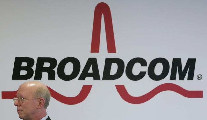 Broadcom Reportedly in Advanced Talks to Acquire VMware, Analysts Mostly Positive