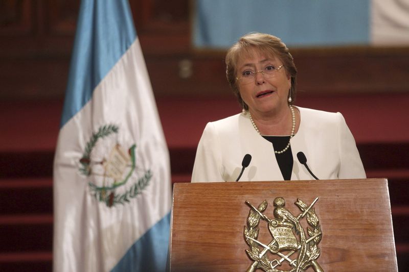 &copy; Reuters.  Chilena Bachelet lanza medidas anticorrupción en medio de escándalos financieros