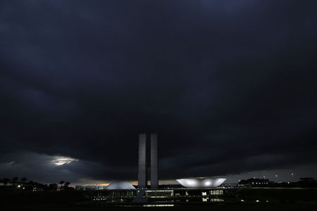 Justiça penhora 18 imóveis de Maluf para pagar condenação que bate R$ 417 mi