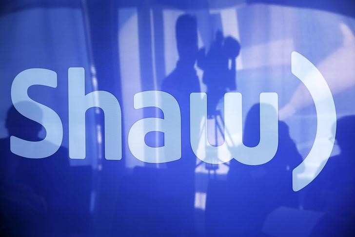 &copy; Reuters.  Shaw Communications quarterly profit more than halves