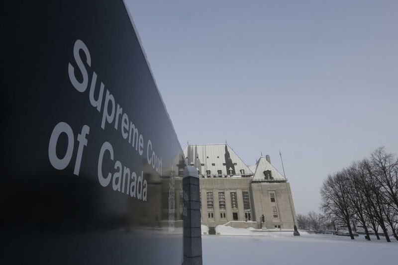 &copy; Reuters.  Canada's Supreme Court clears way for Facebook privacy lawsuit 