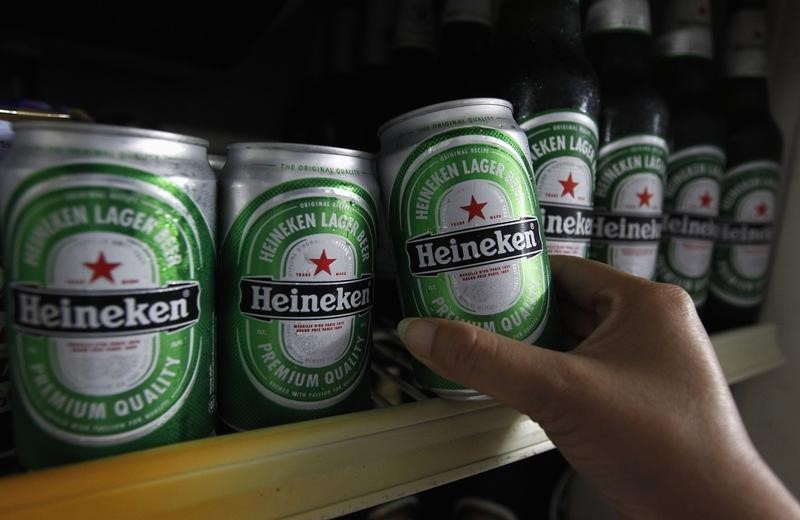 &copy; Reuters.  荷兰啤酒巨头Heineken股价大跌约8% 警告消费需求减弱