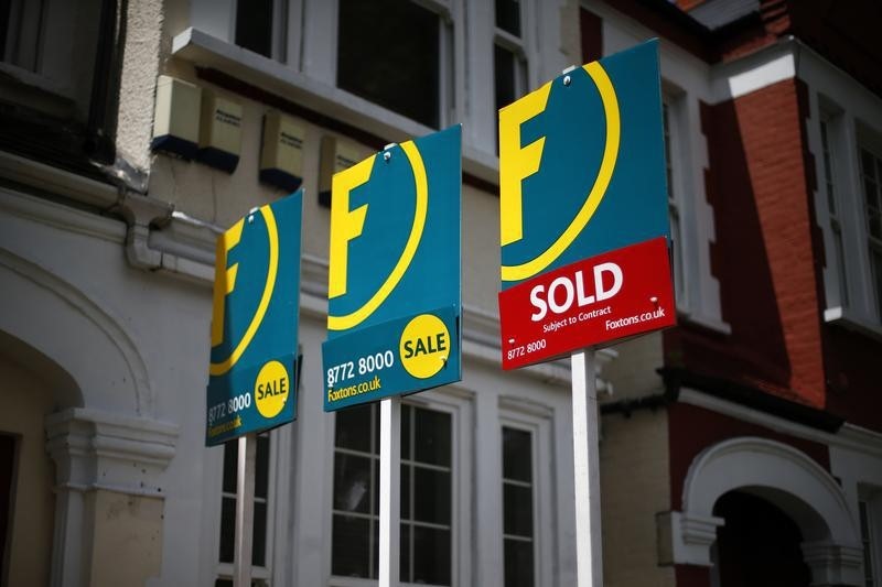 &copy; Reuters.  U.K. BBA mortgage approvals rise more than expected in March 