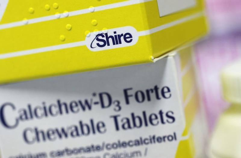 &copy; Reuters.  Drugmaker Shire buys bowel drug rights from Pfizer