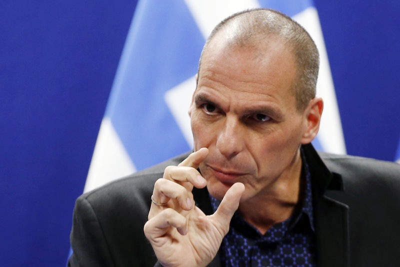 &copy; Reuters.  Министр финансов Греции сравнил действия международных кредиторов с терроризмом