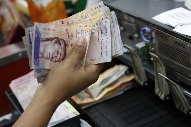 &copy; Reuters.  La moneda venezolana se ha depreciado un 97,36 % en lo que va de 2019