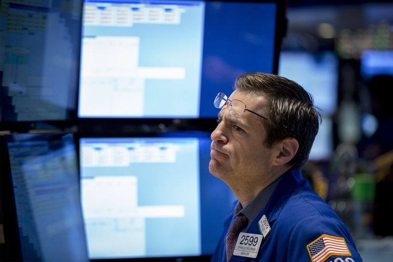 Wall Street abre en rojo y el Dow Jones baja un 1,20 %