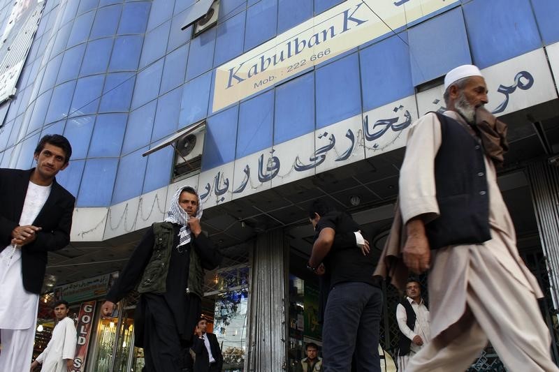 &copy; Reuters.  अफगान केंद्रीय बैंक स्थानीय मुद्रा को स्थिर करने के लिए 1.2 करोड़ डॉलर की नीलामी करेगा